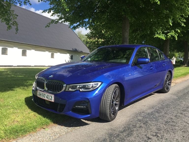 BMW 330i
