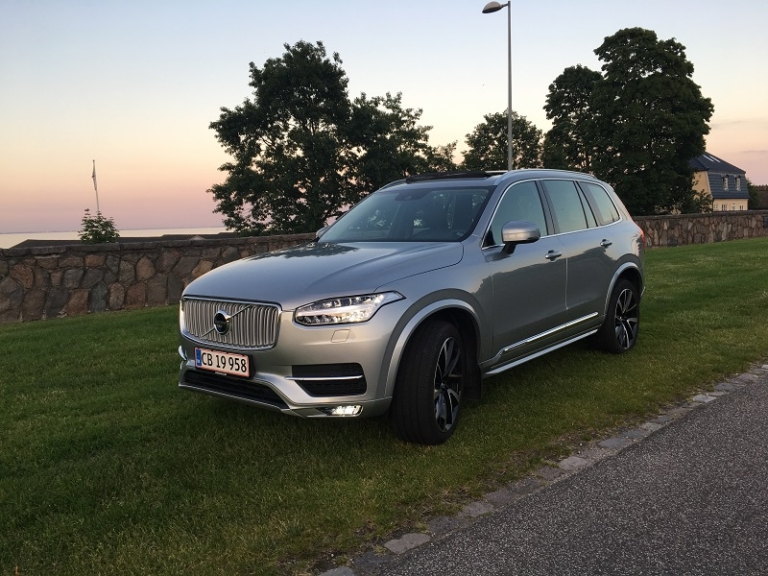 Volvo XC90 front