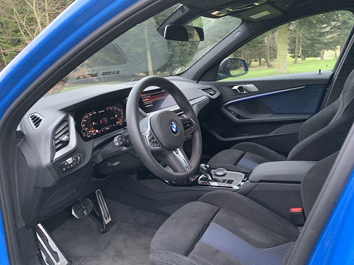 BMW M135i kabine