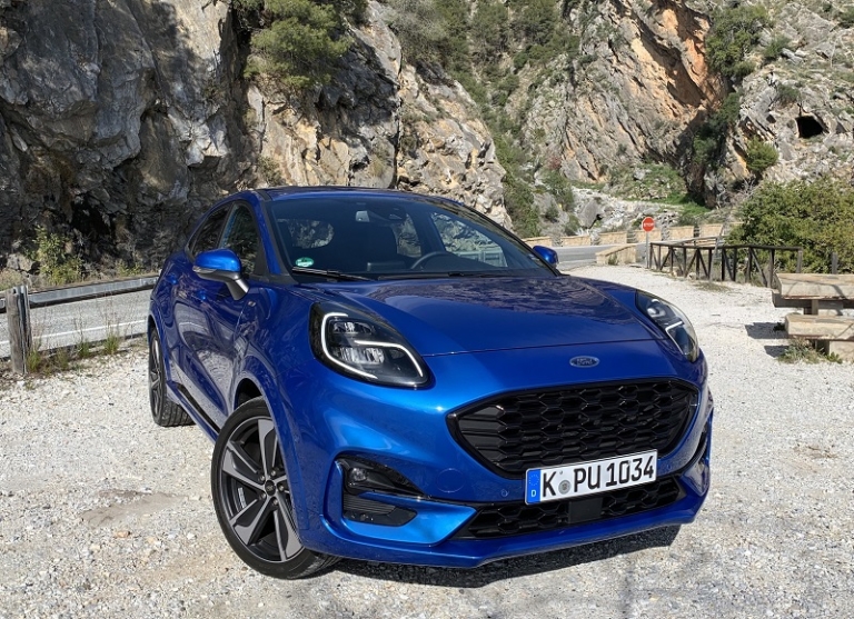 Ford Puma hybrid front ST-Line