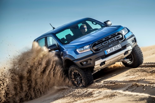 Ford Ranger Raptor offroad i sand