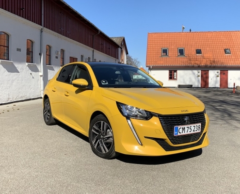 Peugeot 208 front